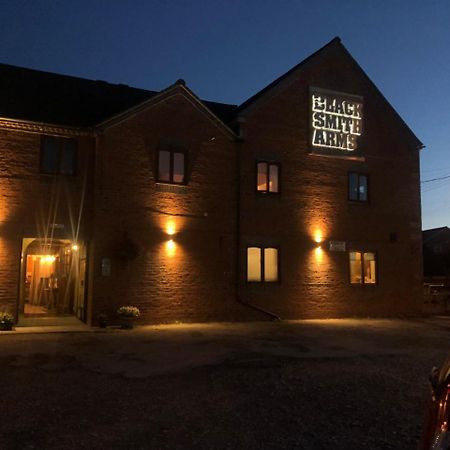 Bed and Breakfast The Blacksmith Arms à Alton  Extérieur photo